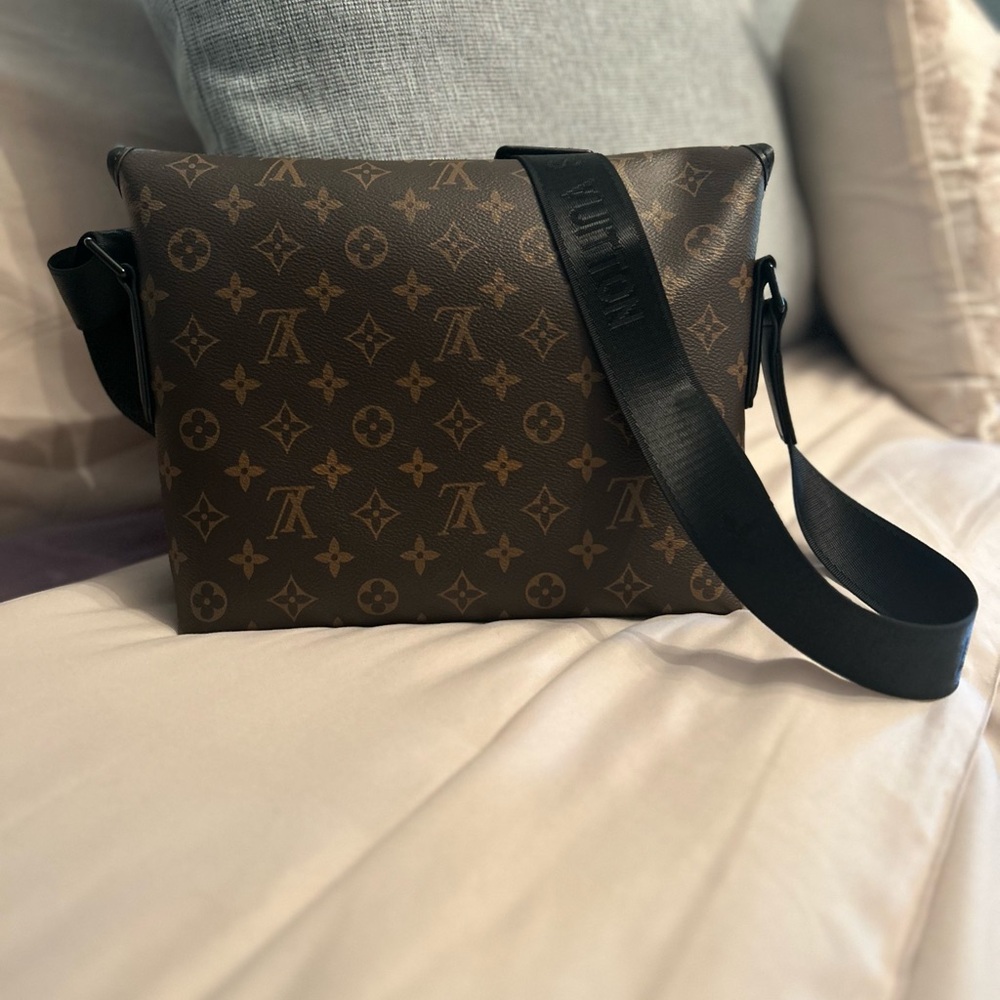 Designer Black and Brown Monogram Messenger Bag - Picture 2 of 7